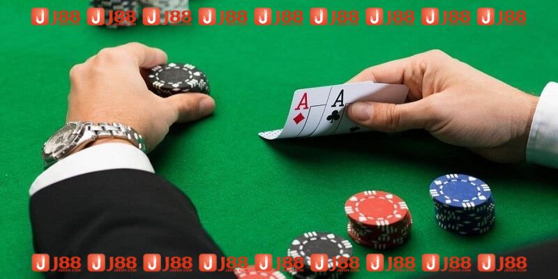 Đánh bài xì dách và một số thuật ngữ thường gặp trong game